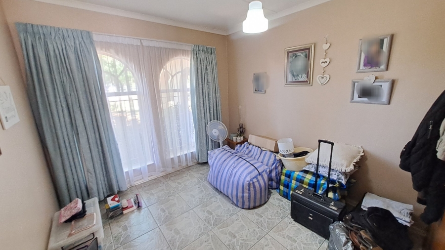 3 Bedroom Property for Sale in Langenhovenpark Free State